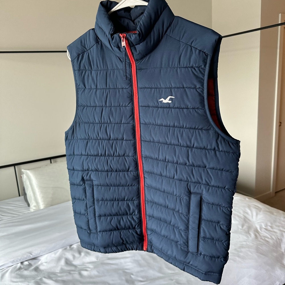 Men’s Hollister puffer vest